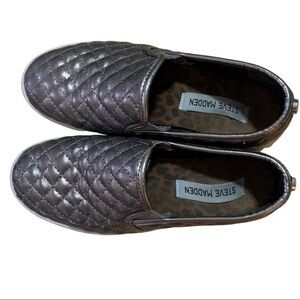 Steve Madden Quilted Slip on Pewter Leather Sneakers Shoes Loafers. Size 4M